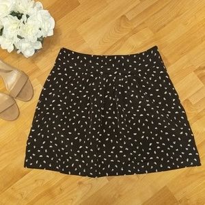 LOFT - black and white pattern skirt